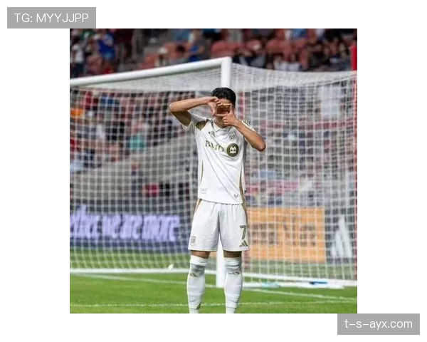 【帕尔默帽子戏法助球队大胜 创个人生涯新高】