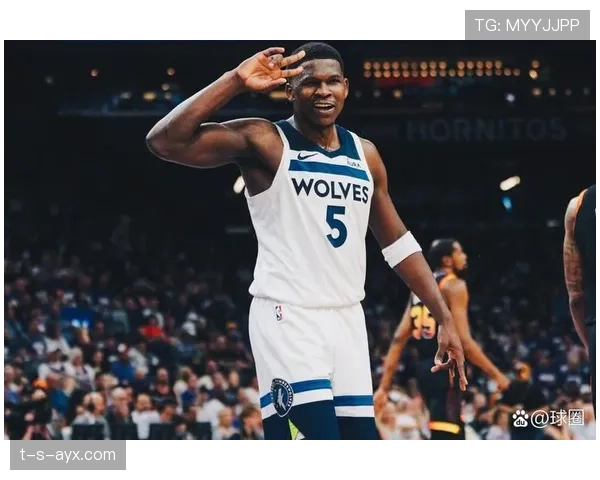 爱德华兹闪耀季后赛，新生代巨星统治赛场