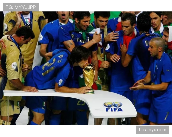 意大利队再度无缘世界杯，历史性连续缺席引发足坛震动与惋惜