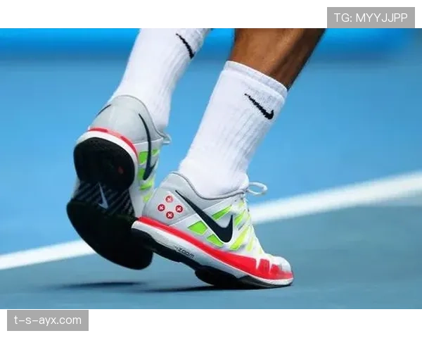 费德勒穿球鞋都像去派对，场上那个冷静男神真有点假？