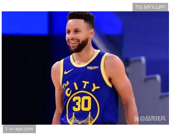 张伯伦篮下单打主导内线，得分结构与库里三分拉开差距