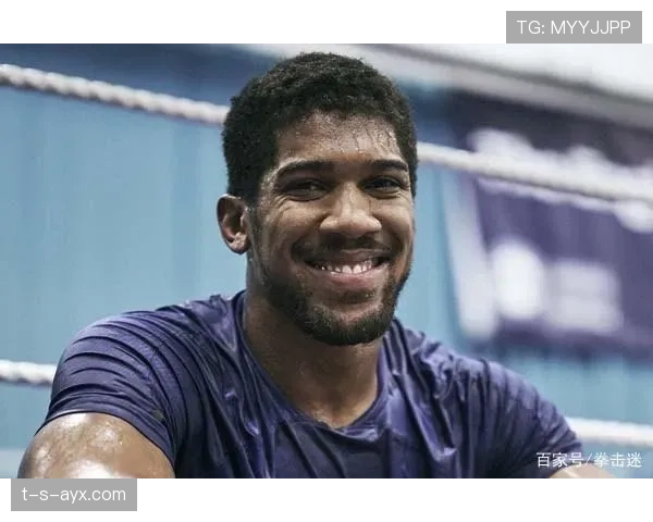 约书亚训练完顺手给健身房刷了层金漆